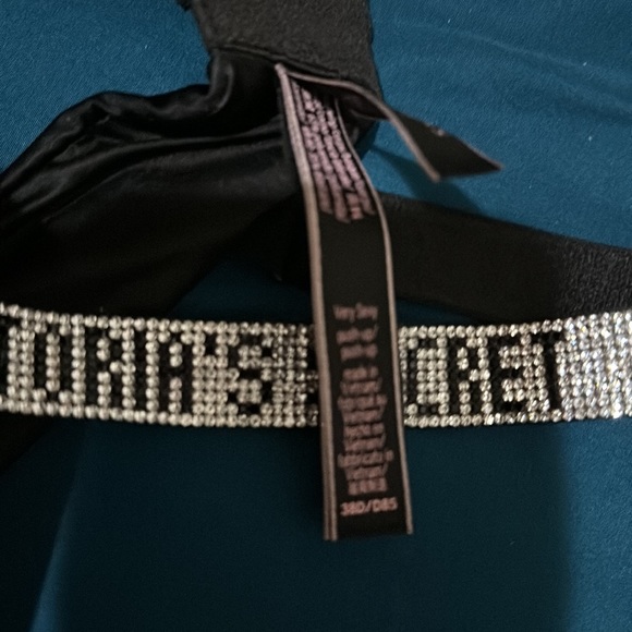 Victoria secret push up bra with bedazzled straps - Picture 4 of 4